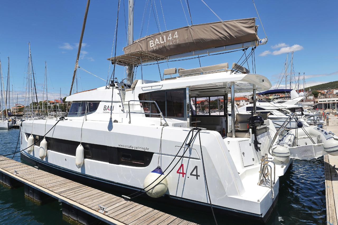 Charter Bali 4.4 - 4 + 1 cab. "Algol" in Šibenik | Nautilus - Slika 3