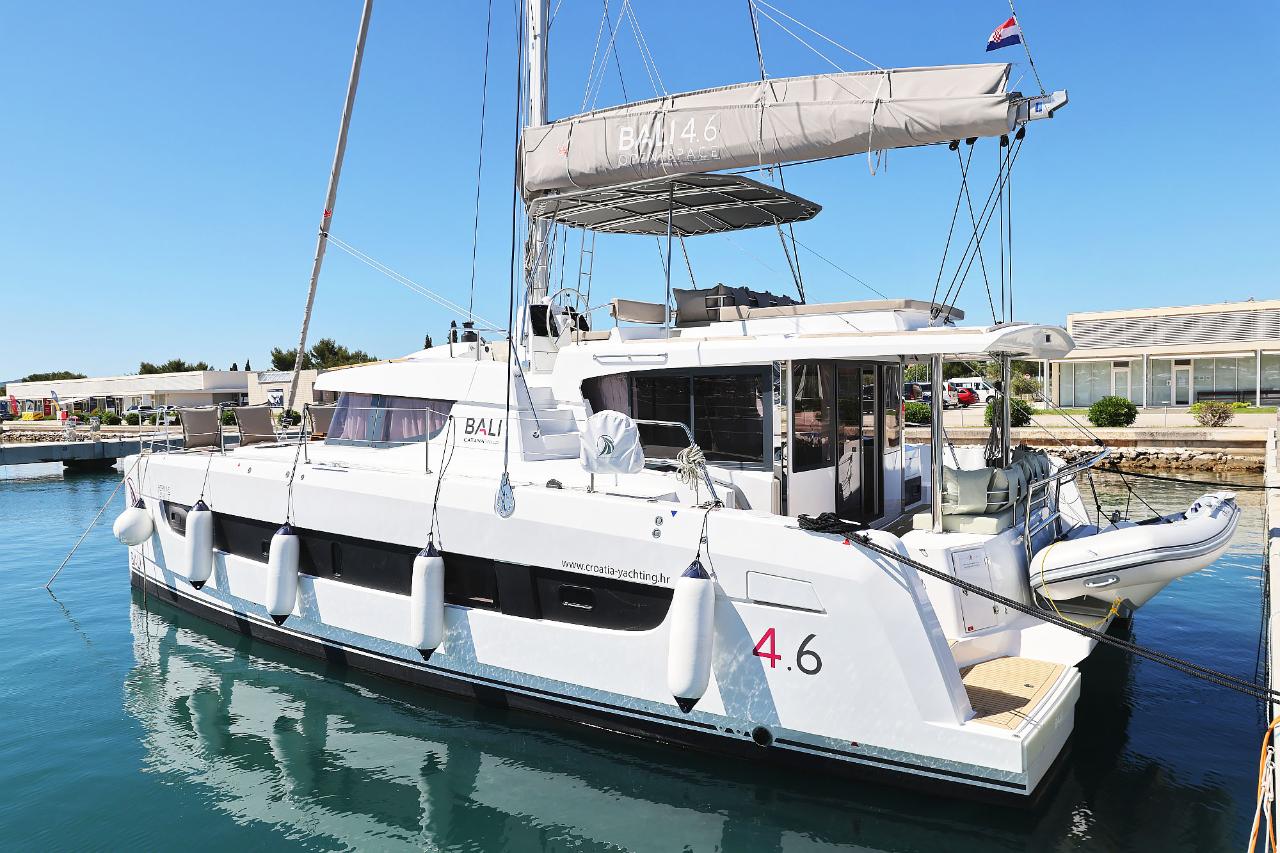 Charter Bali 4.6 - 5 + 2 cab. "Hermine" in Seget Donji | Nautilus - Slika 3