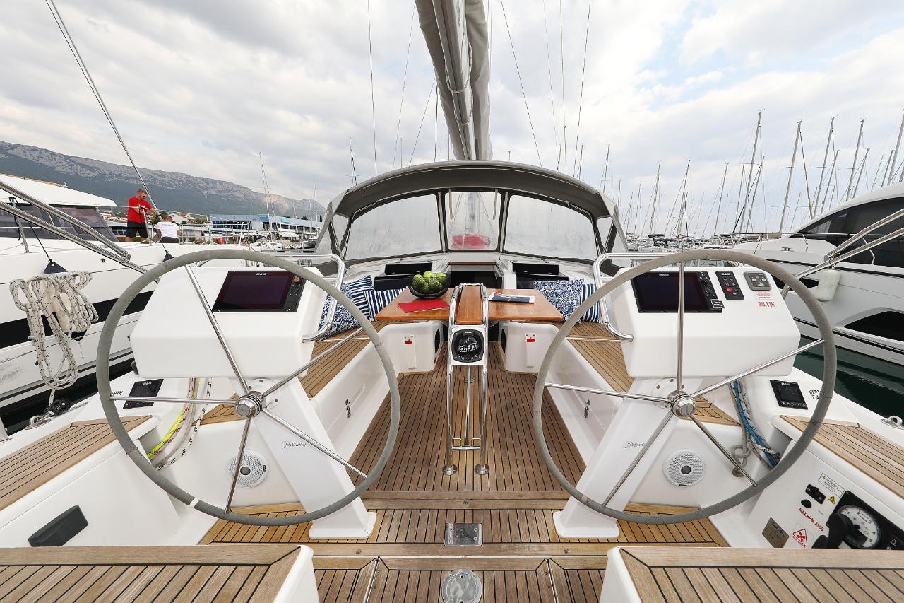 Charter Hanse 455 "Bare Necessities" in Kaštela | Nautilus - Slika 4