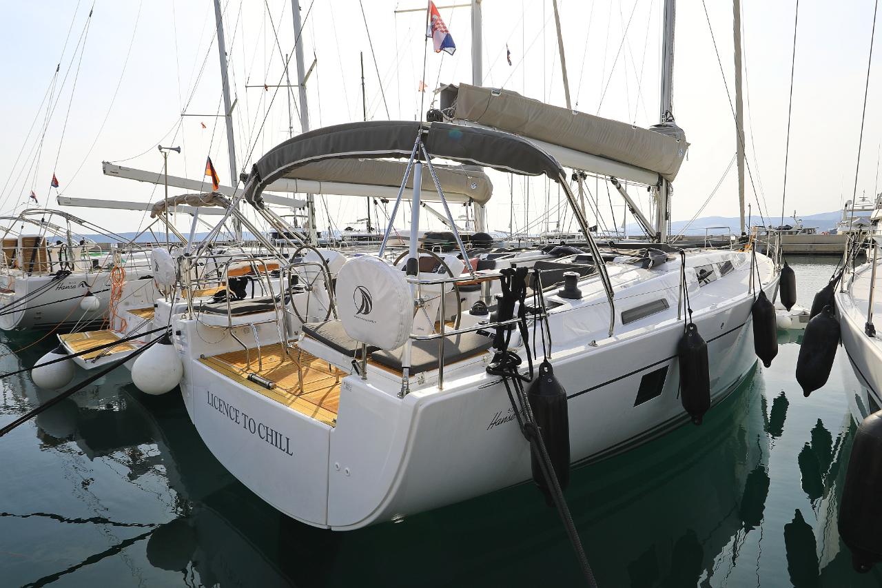 Charter Hanse 508 - 5 + 1 cab. "Licence to Chill" in Kaštela | Nautilus - Slika 4