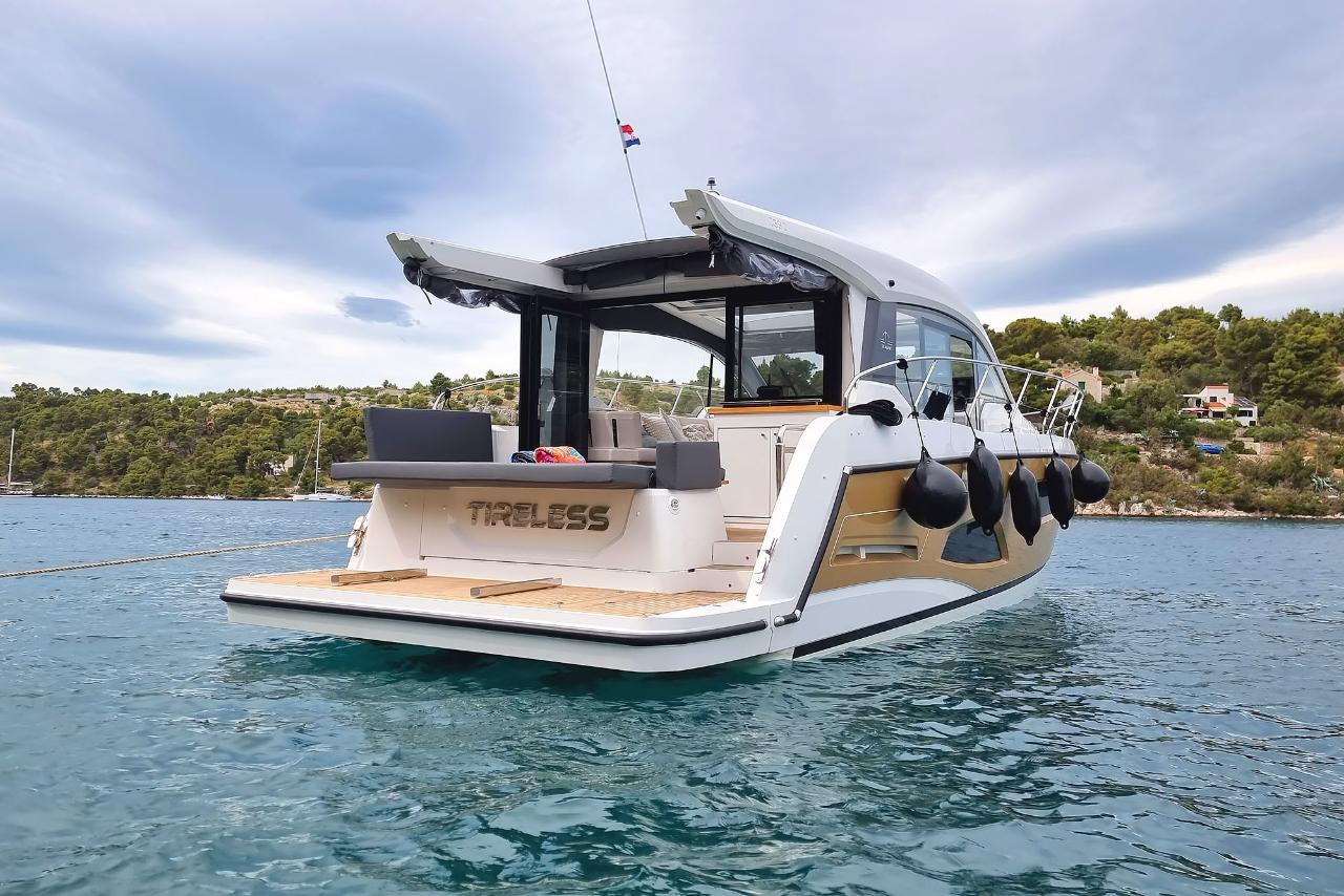 Charter Sealine C390 "Tireless" in Kaštela | Nautilus - Slika 4