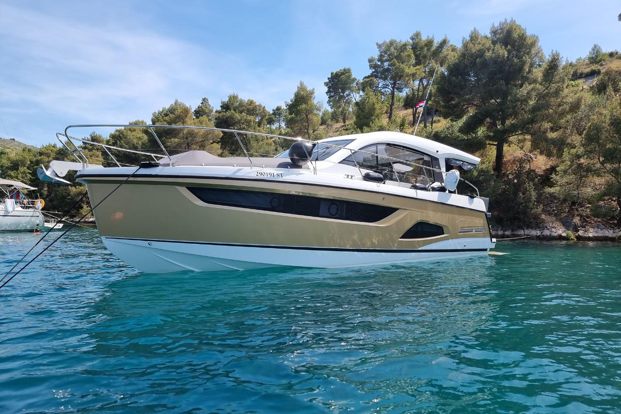 Sealine C390 - Tireless - Split - Marina Kaštela