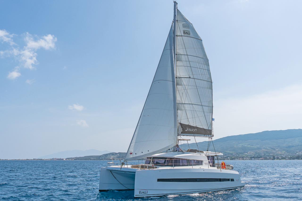 Charter Bali 4.1 - 4 + 2 cab. "Anemoskala" in Krf | Nautilus