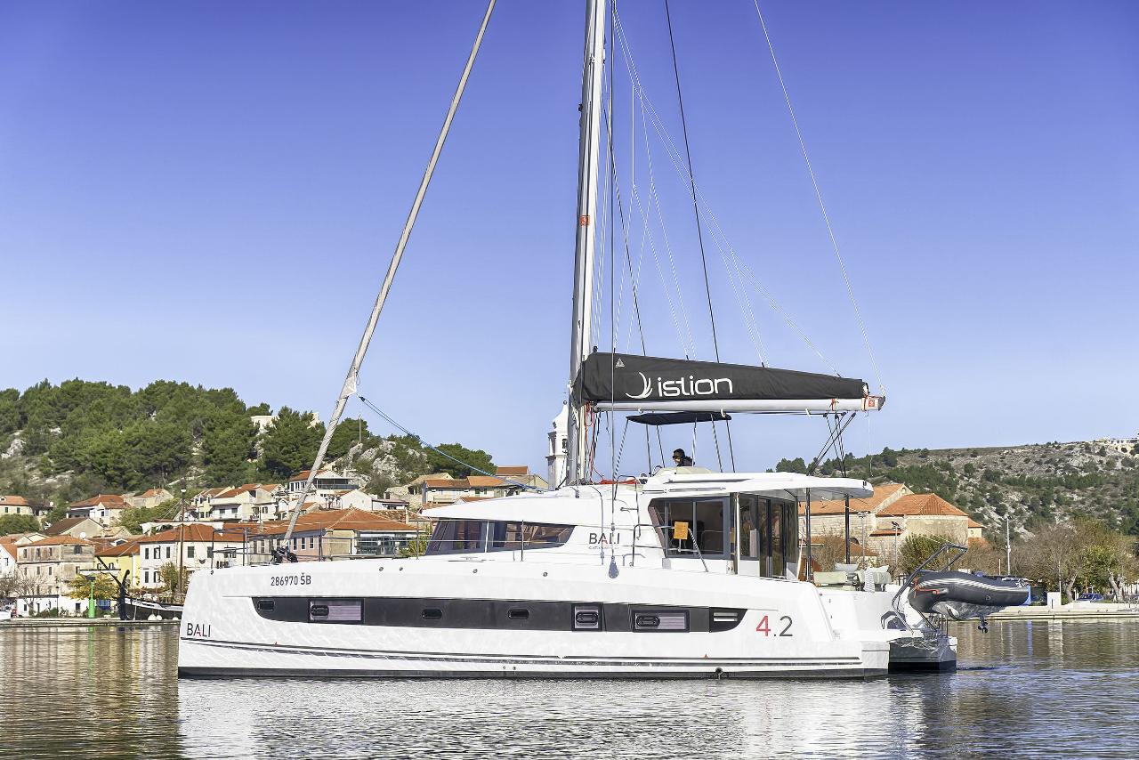 Charter Bali 4.2 - 4 + 1 cab. "First Feeling" in Skradin | Nautilus - Slika 4