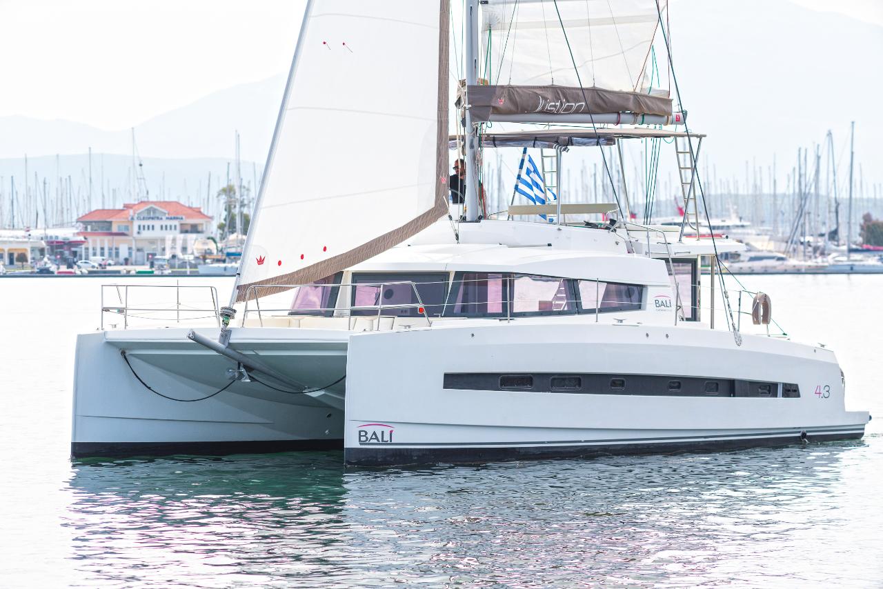 Charter Bali 4.3 - 4 + 2 cab. "Annita" in Preveza | Nautilus