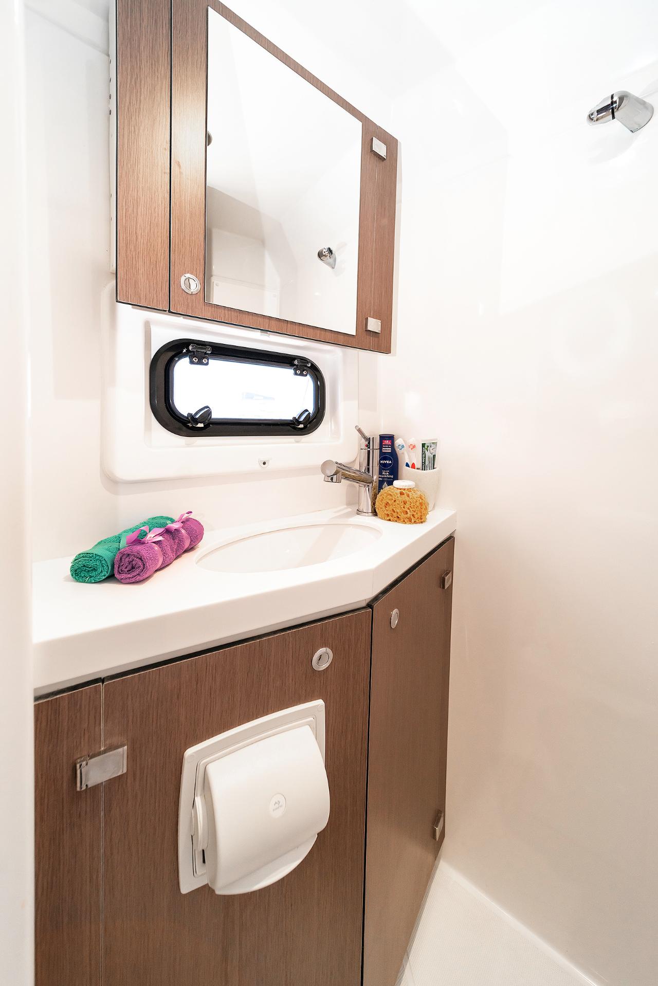 Najam Bali 4.8 - 6 cab. "About Time" u destinaciji Alimos | Nautilus - Slika 3