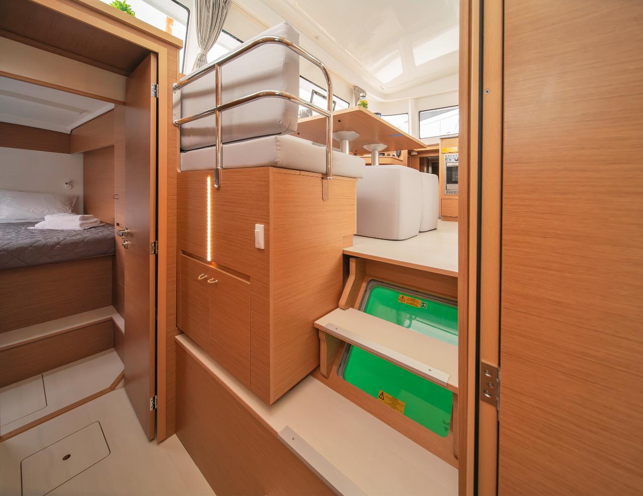 Najam Excess 11 - 4 + 1 + 1 cab. "Little Blue Ocean" u destinaciji Parikia | Nautilus - Slika 4