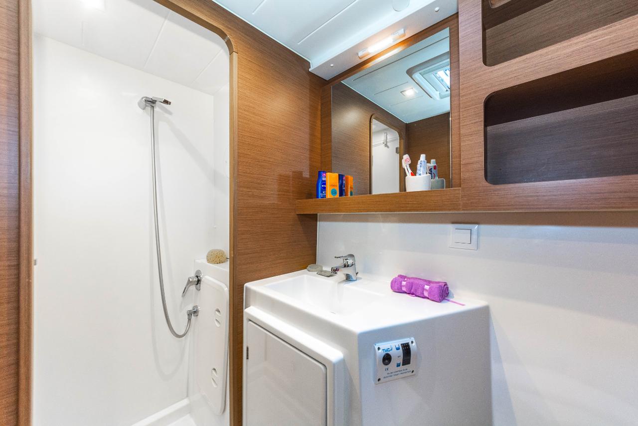 Najam Lagoon 42 - 4 + 2 cab. "Wind Whisper " u destinaciji Parikia | Nautilus - Slika 4