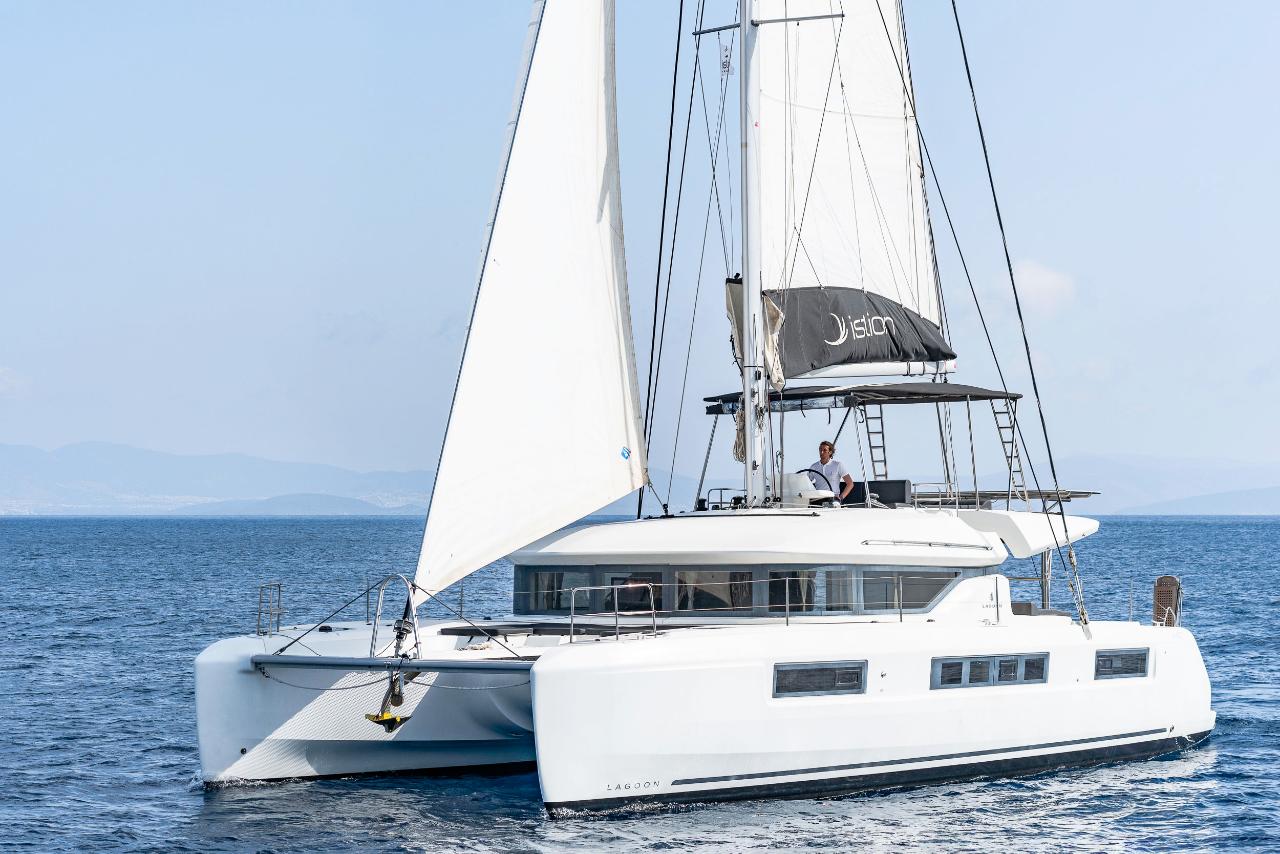 Charter Lagoon 50 - 6 + 2 cab. "Just Infinity" in Krf | Nautilus