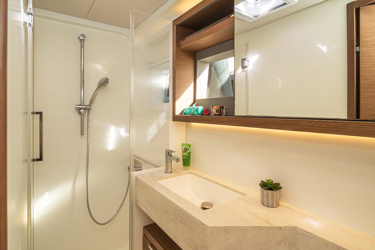 Charter Lagoon 50 - 6 + 2 cab. "Spiros" in Alimos | Nautilus - Slika 4