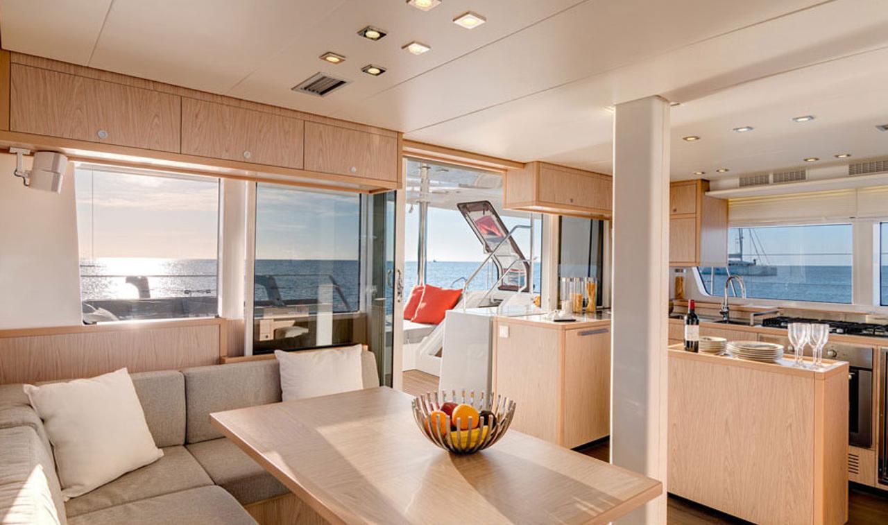 Charter Lagoon 52 F - 5 cab. "Tamiro" in Krf | Nautilus - Slika 4