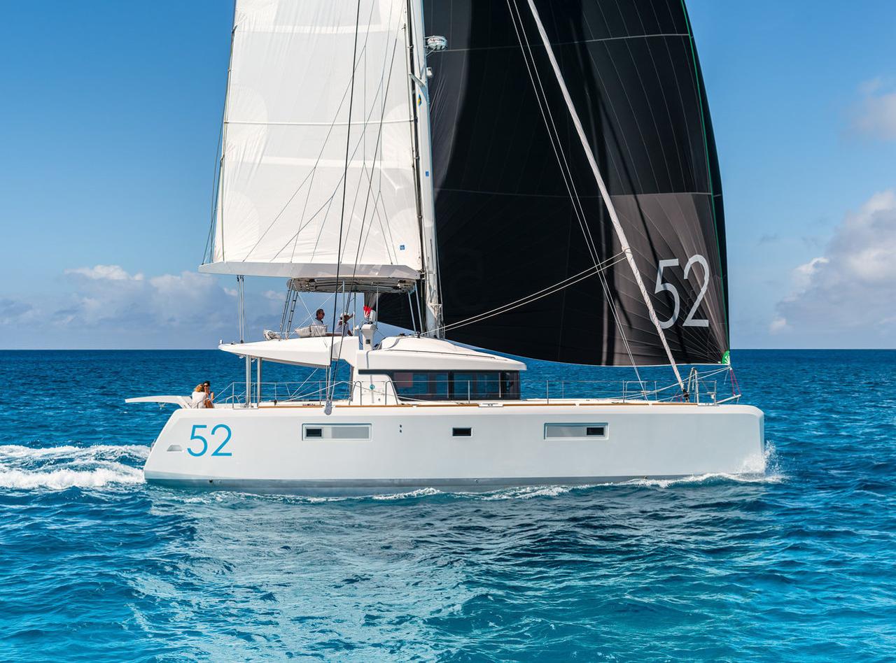 Charter Lagoon 52 F - 5 cab. "Tamiro" in Krf | Nautilus
