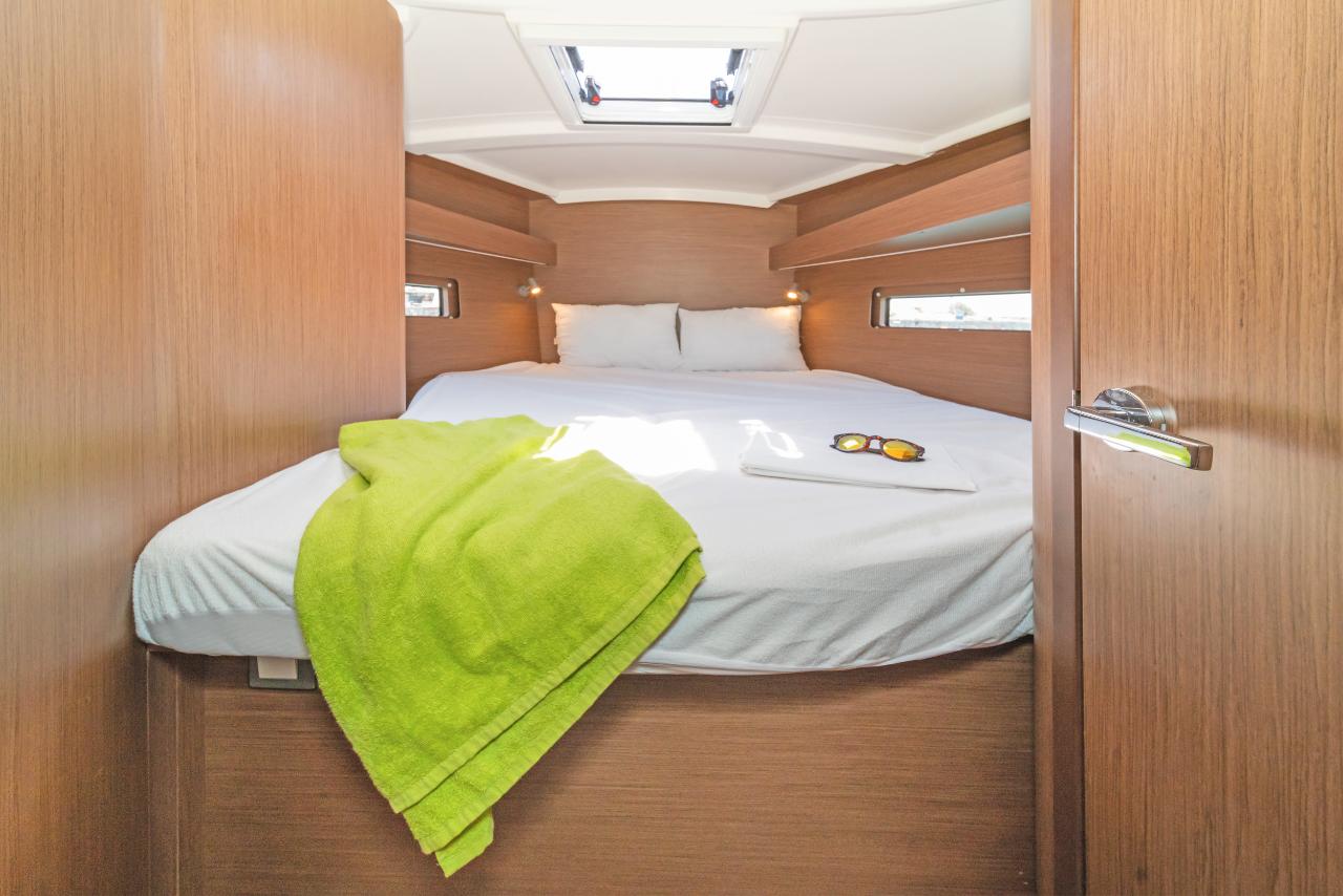 Charter Oceanis 40.1 "Roza" in Alimos | Nautilus - Slika 3