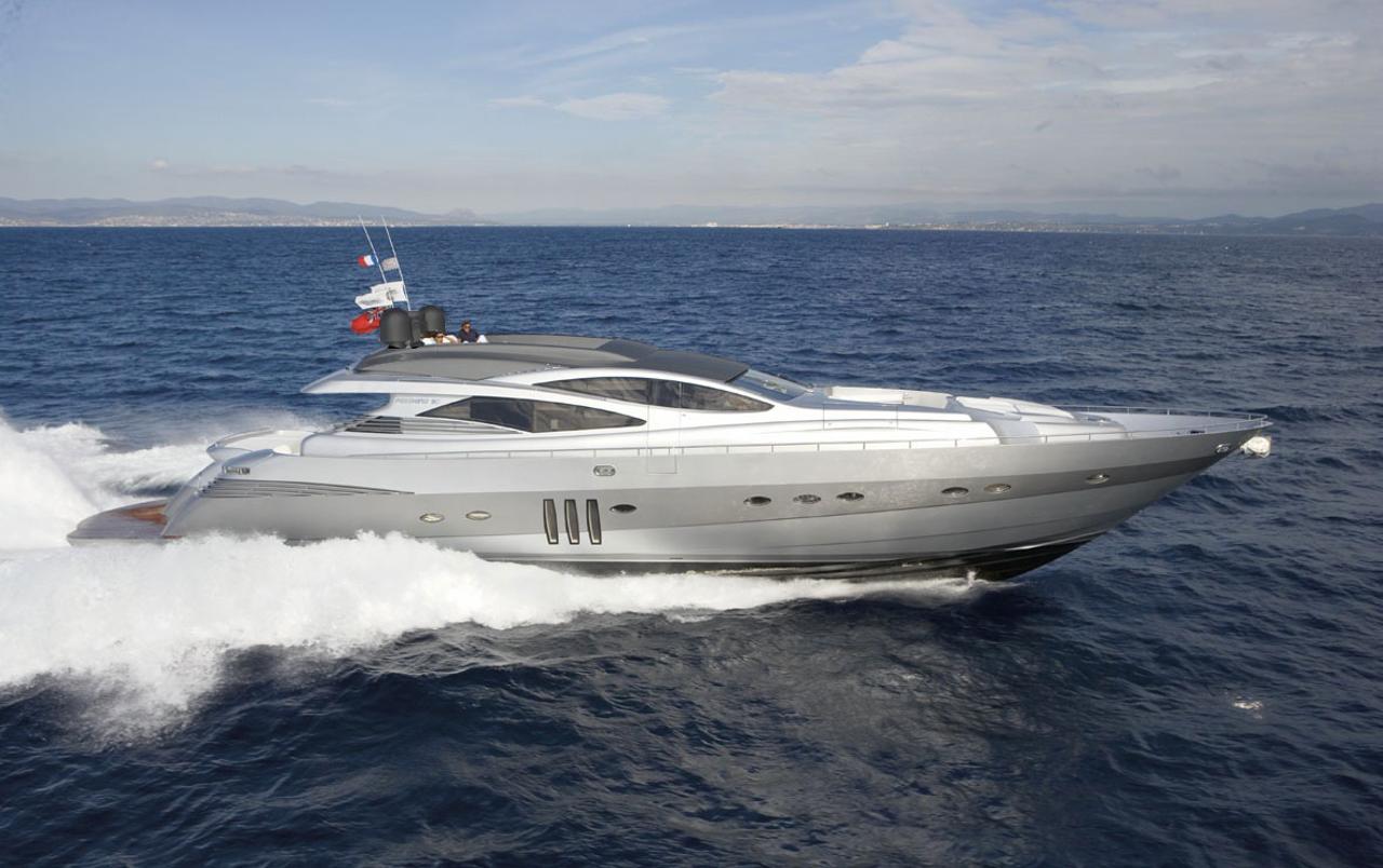Najam Pershing 90 Sport "One" u destinaciji Γλυφάδα | Nautilus