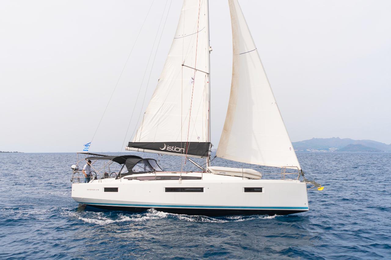 Noleggio Sun Odyssey 410 - 3 cab. "Naias" a Krf | Nautilus