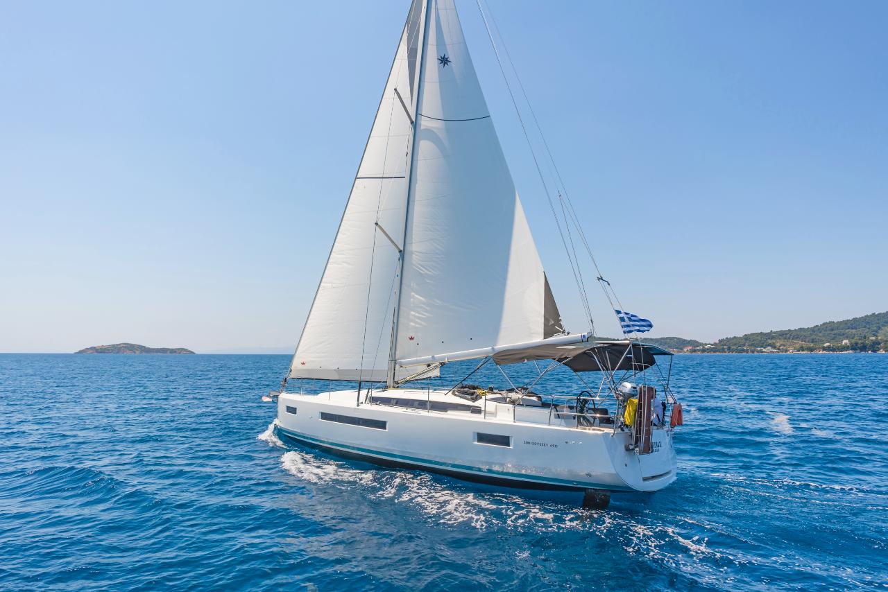 Najam Sun Odyssey 490 - 4 + 1 cab. "CALICO JACK" u destinaciji Alimos | Nautilus