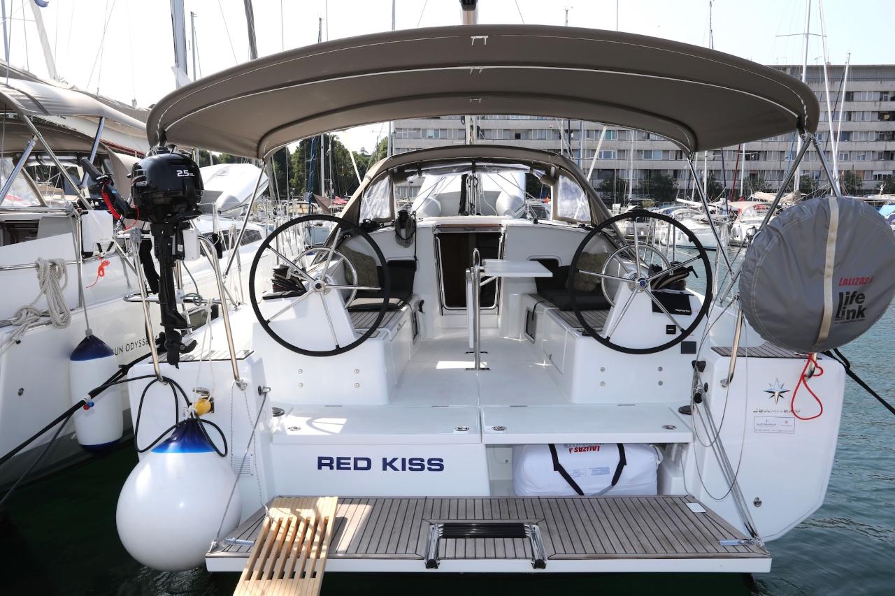 Charter Sun Odyssey 380 - 3 cab. "Red Kiss" in Pula | Nautilus - Slika 4