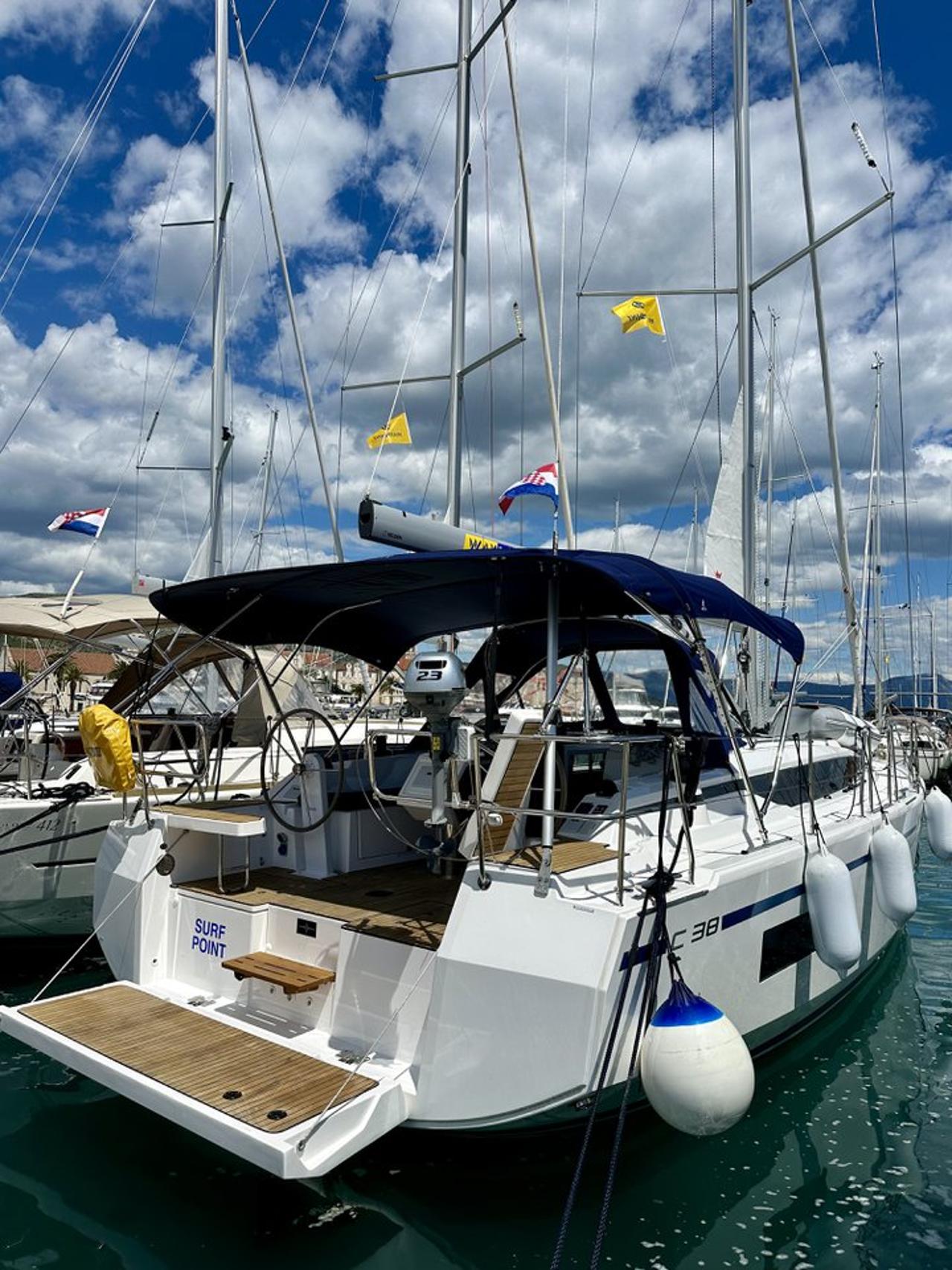 Charter Bavaria C38 "Surf Point" in Trogir | Nautilus - Slika 3