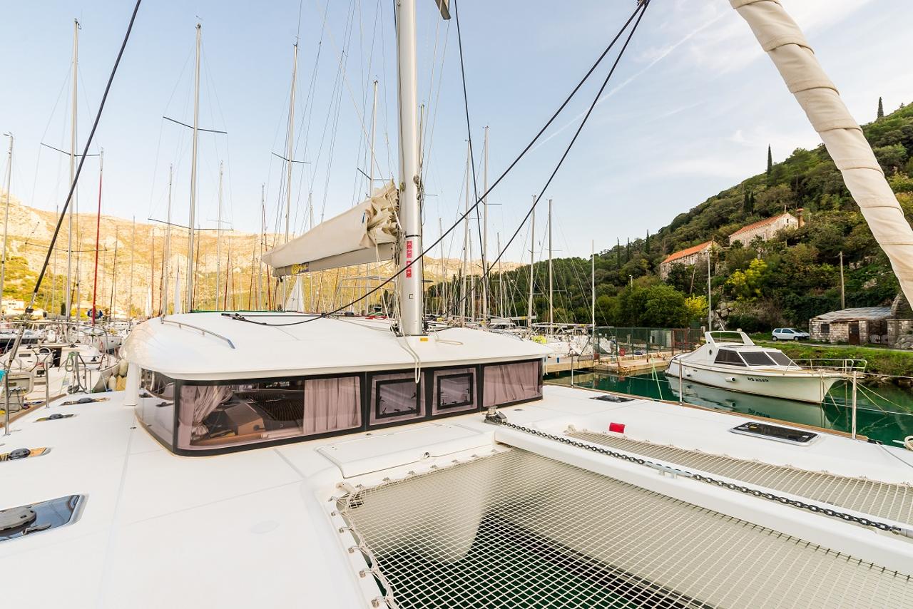 Najam Lagoon 400 S2 - 4 + 1 cab. "Summertime" u destinaciji Trogir | Nautilus - Slika 3