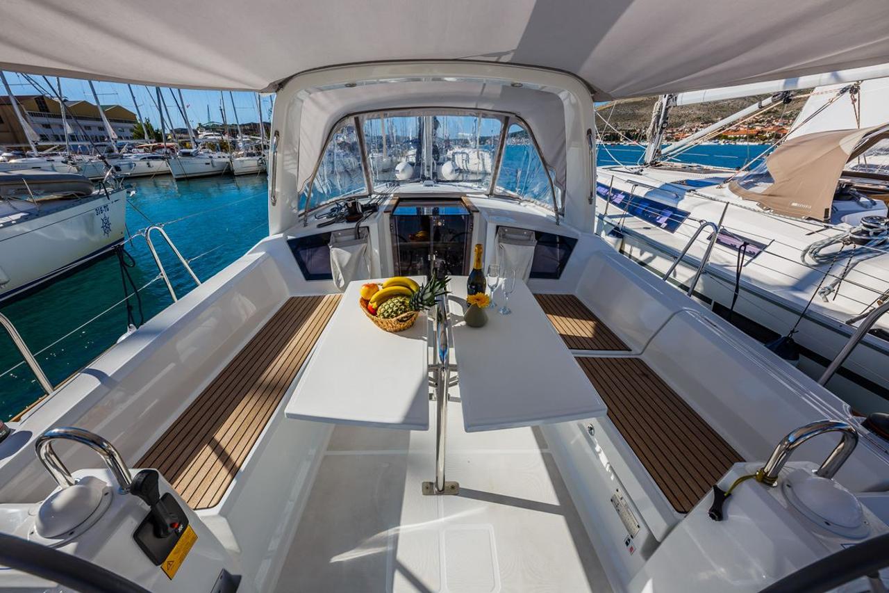 Najam Oceanis 38.1 "Obsession" u destinaciji Dubrovnik | Nautilus - Slika 4