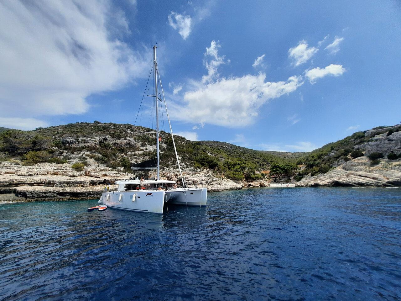 Najam Lagoon 450 F - 4 + 2 cab. "Adriatic Cheetah" u destinaciji Kaštela | Nautilus - Slika 3