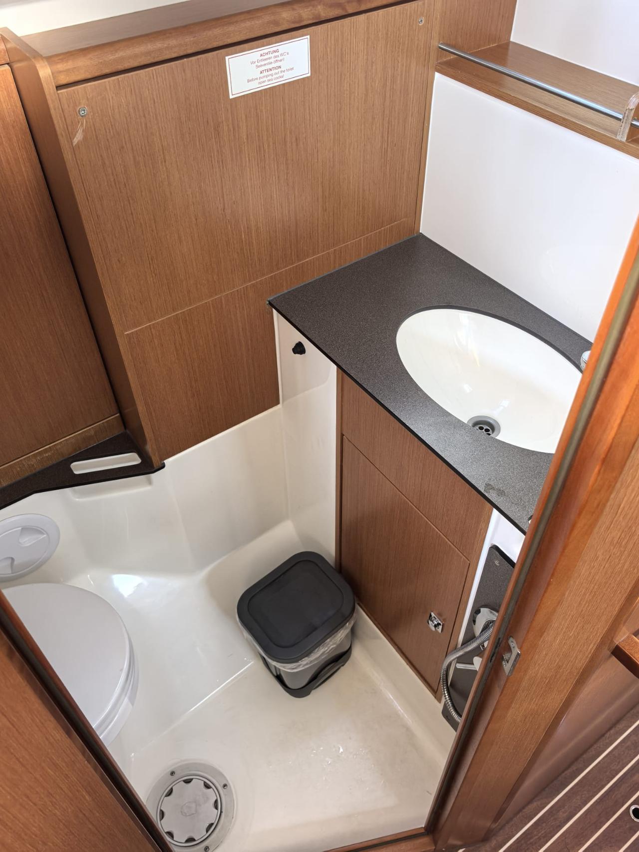 Najam Bavaria Cruiser 37 - 3 cab. "Lady Lana" u destinaciji Punat | Nautilus - Slika 4