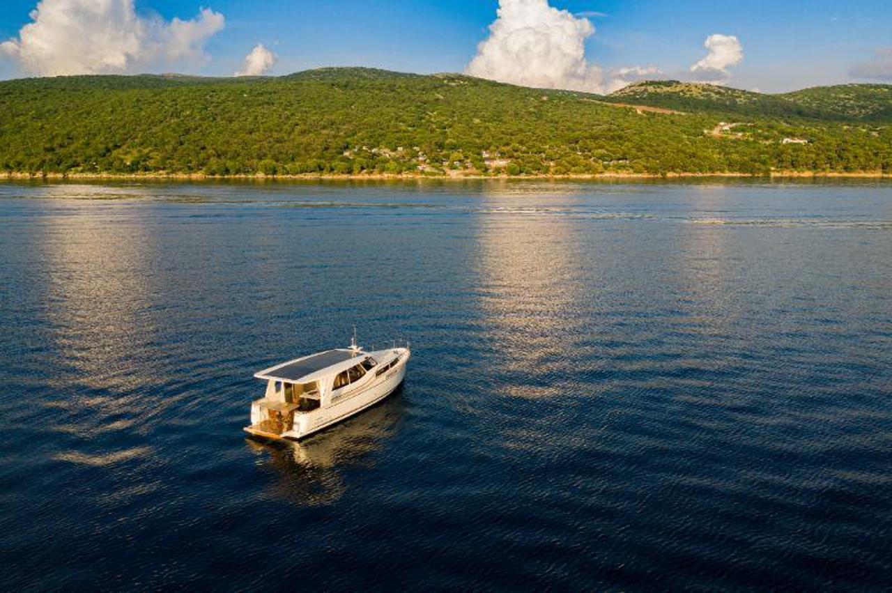 Najam Greenline 33 "Ondine" u destinaciji Punat | Nautilus - Slika 3