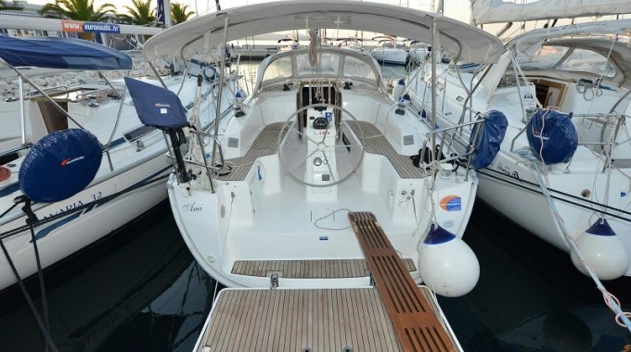 Najam Bavaria Cruiser 33 "Ami" u destinaciji Pirovac | Nautilus - Slika 3