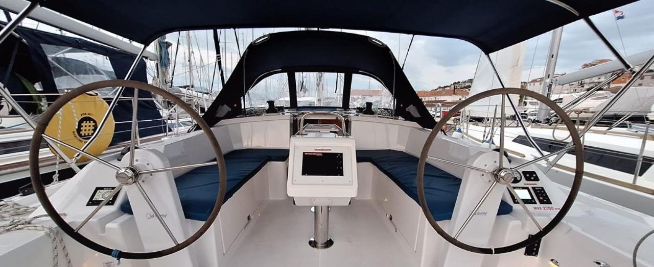 Charter Bavaria C38 "Papagena" in Trogir | Nautilus - Slika 3