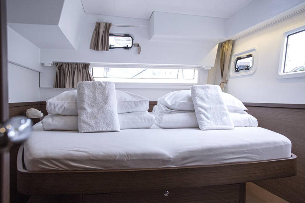 Charter Lagoon 42 - 4 + 2 cab. "Orlan" in Trogir | Nautilus - Slika 4