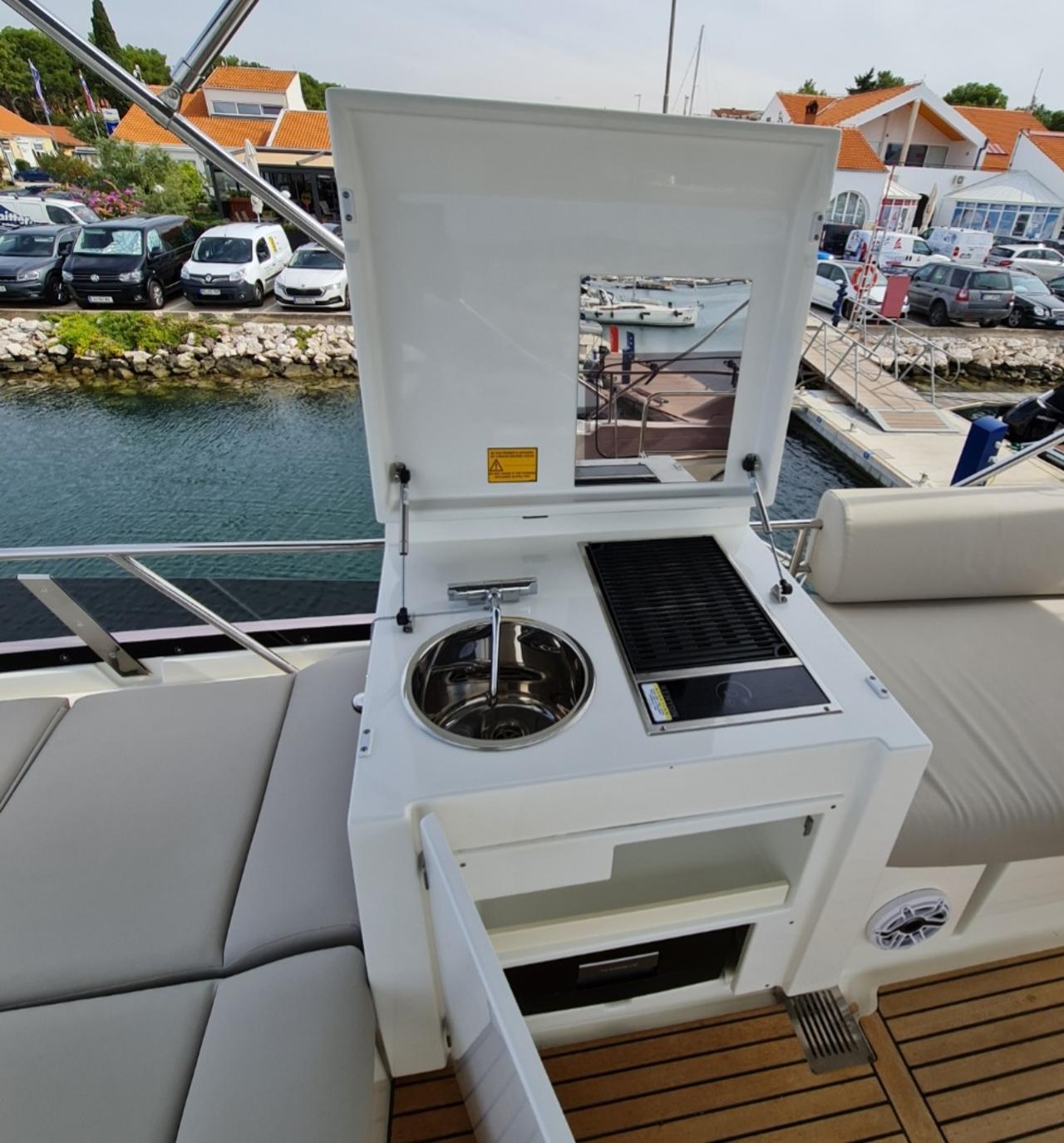 Najam Prestige 460 Fly - 3 + 1 cab. "Ferus" u destinaciji Biograd na Moru | Nautilus - Slika 4