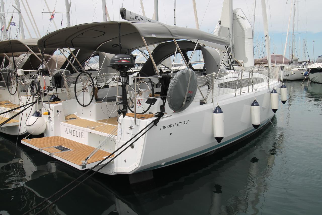 Najam Sun Odyssey 380 - 3 cab. "Amelie" u destinaciji Biograd na Moru | Nautilus - Slika 3