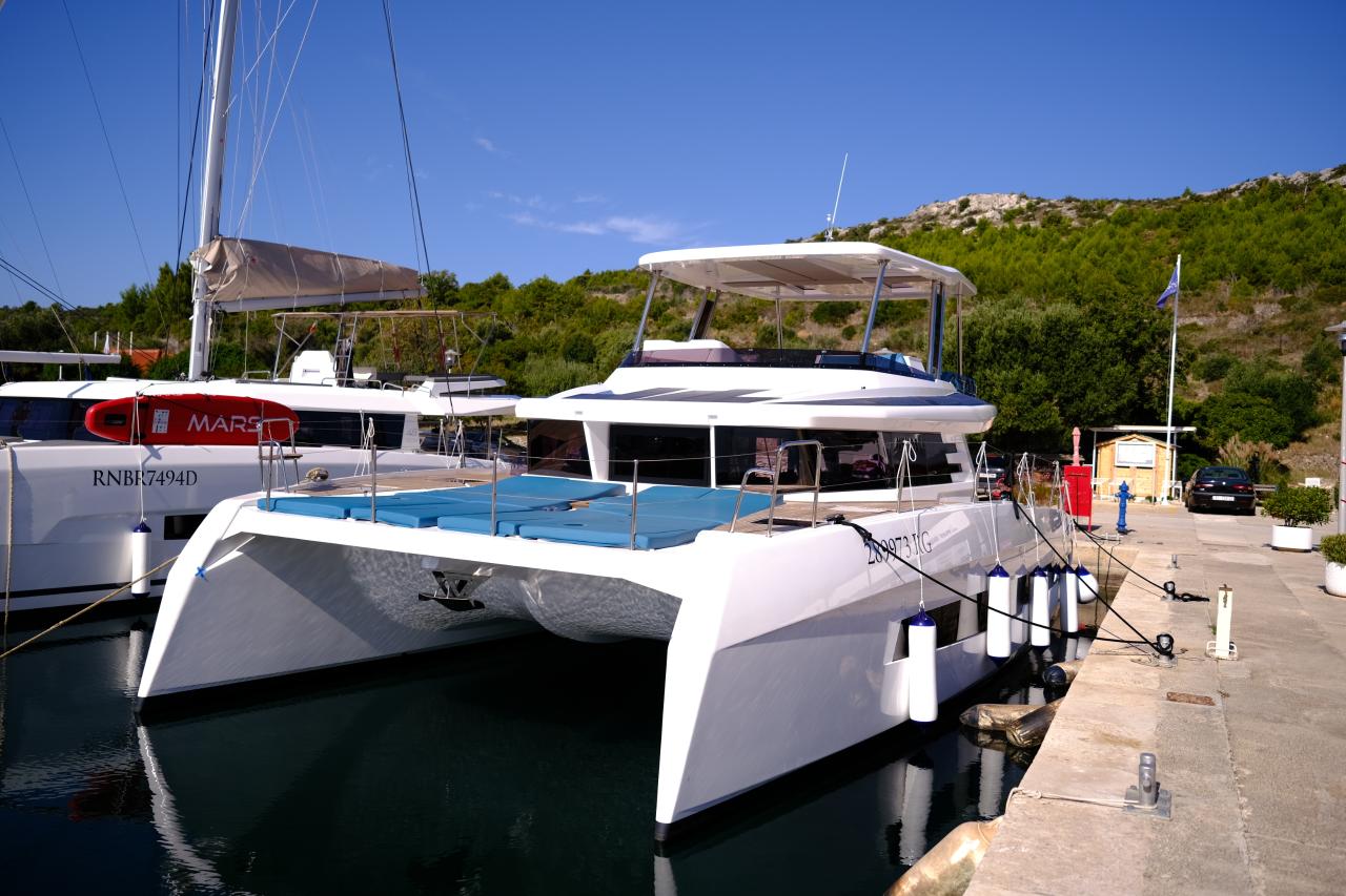 Charter Cervetti 44 Power - 4 + 1 cab. "Abuzz" in Primošten | Nautilus - Slika 3