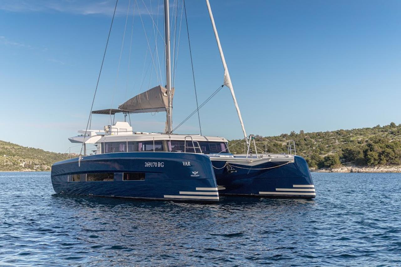 Najam Dufour 48 Catamaran - 5 + 1 cab. "Var" u destinaciji Primošten | Nautilus - Slika 3