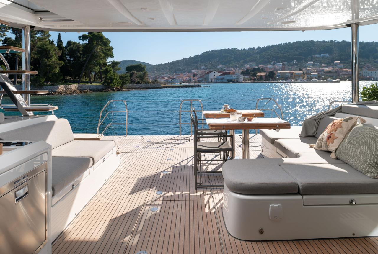 Charter Lagoon 60 - 4 + 2 cab. "Diamond Diva" in Split | Nautilus - Slika 4