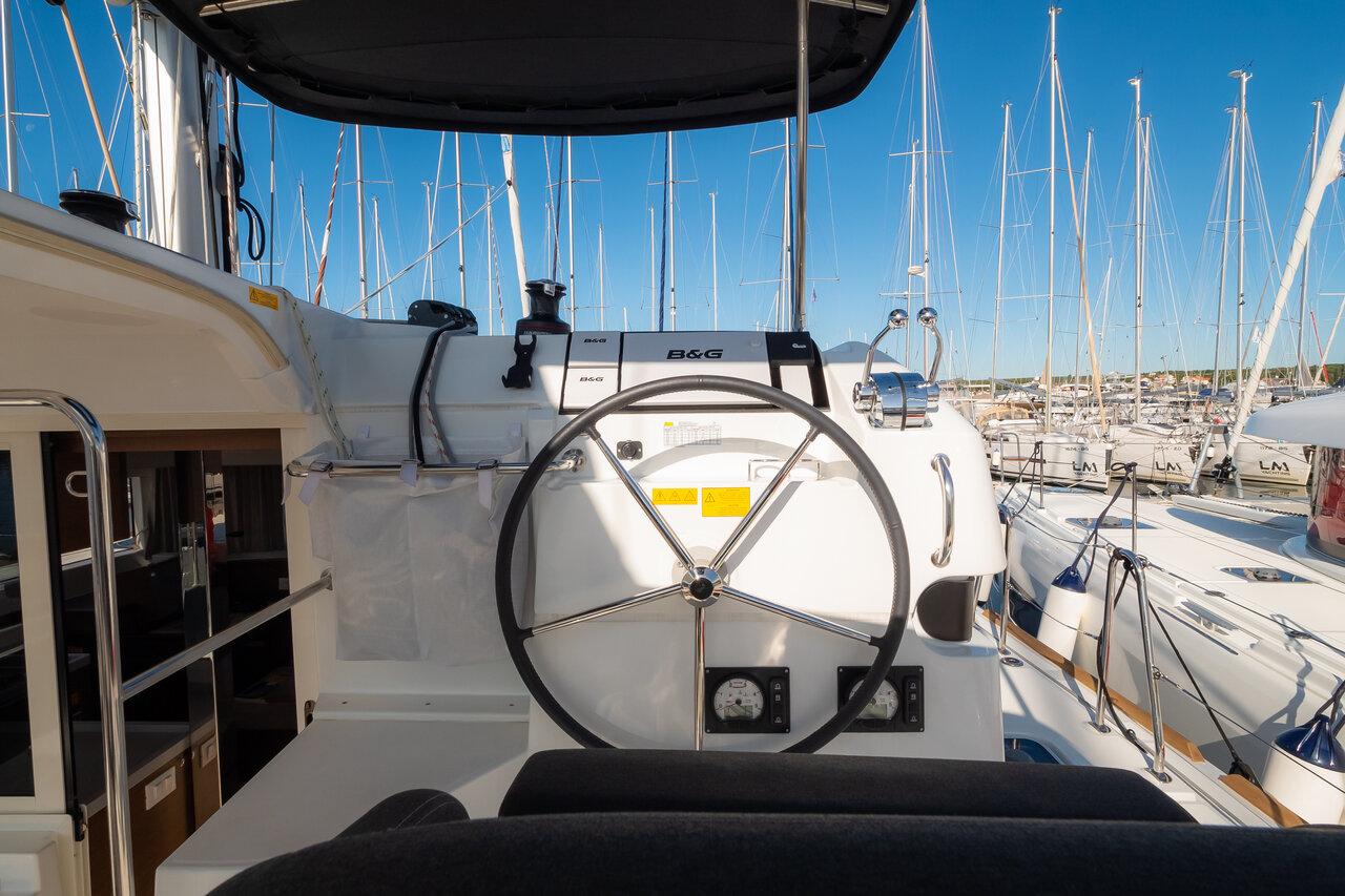 Najam Lagoon 40 - 4 + 2 cab "Chingi Lingy" u destinaciji Biograd na Moru | Nautilus - Slika 4