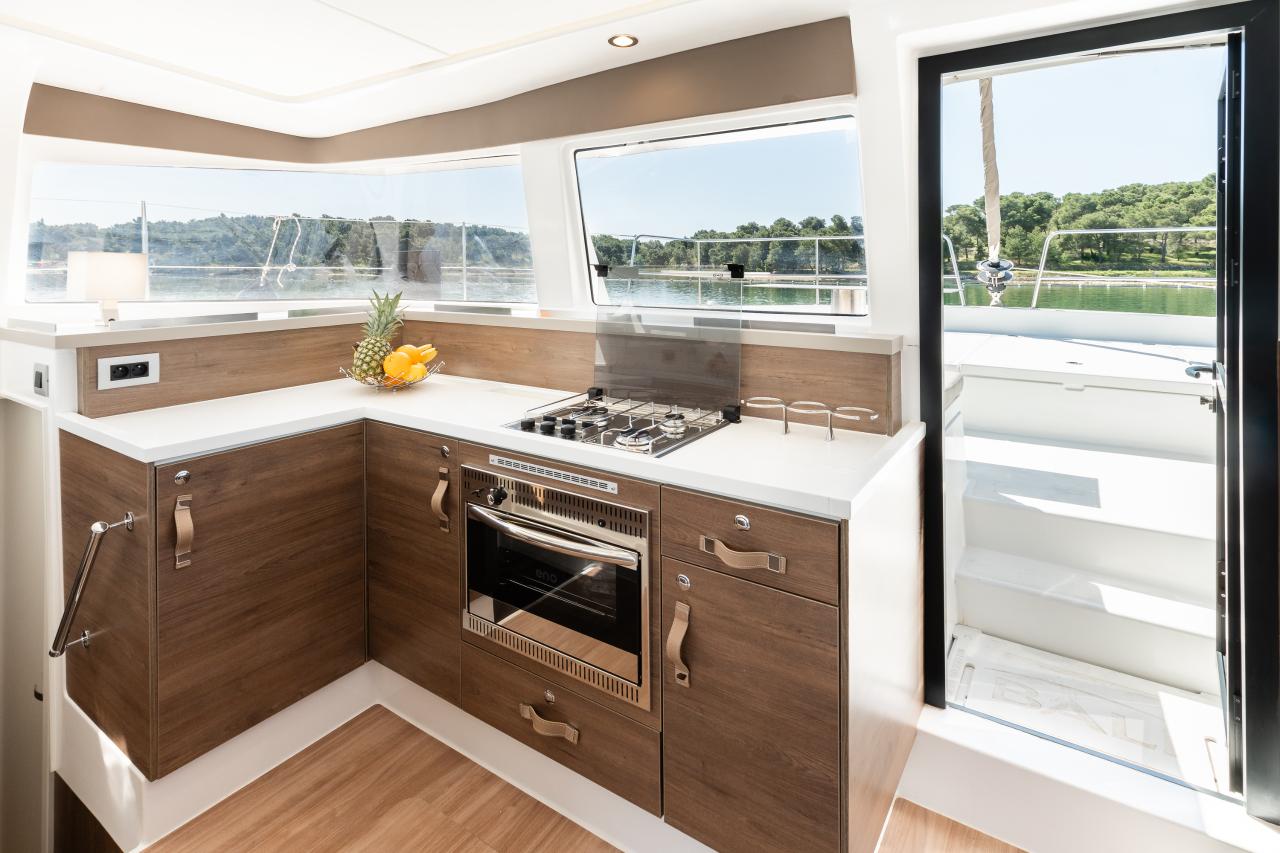 Najam Bali 4.2 - 4 + 1 cab. "Gaming King" u destinaciji Šibenik | Nautilus - Slika 4