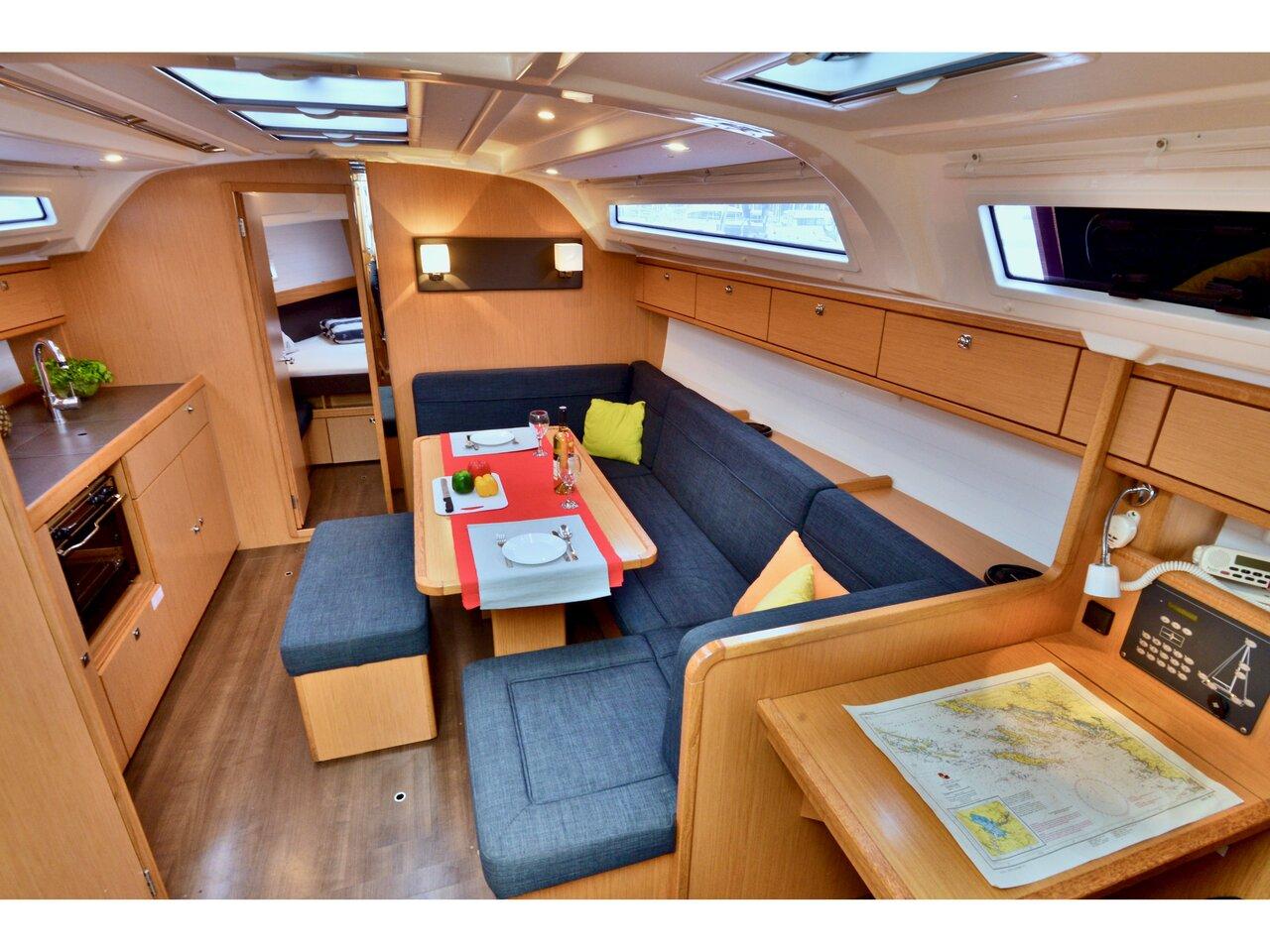 Najam Bavaria Cruiser 41 - 3 cab. "Stella" u destinaciji Šibenik | Nautilus - Slika 3