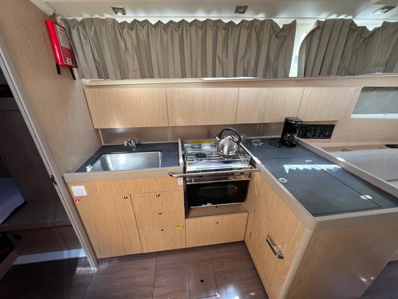 Charter Oceanis 41.1 "Amandine III" in Šibenik | Nautilus - Slika 4