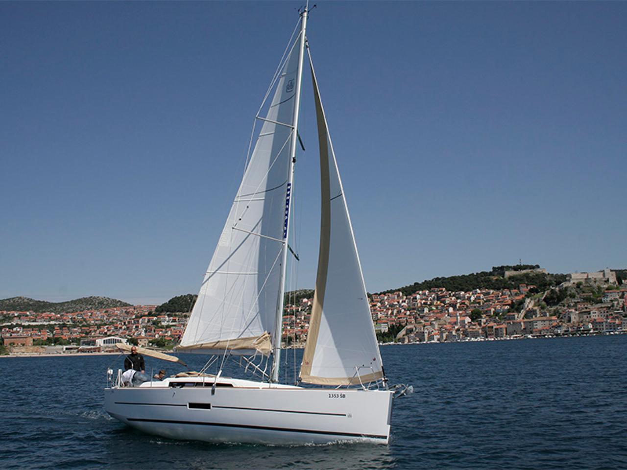 Najam Dufour 350 GL "Luka" u destinaciji Šibenik | Nautilus - Slika 3