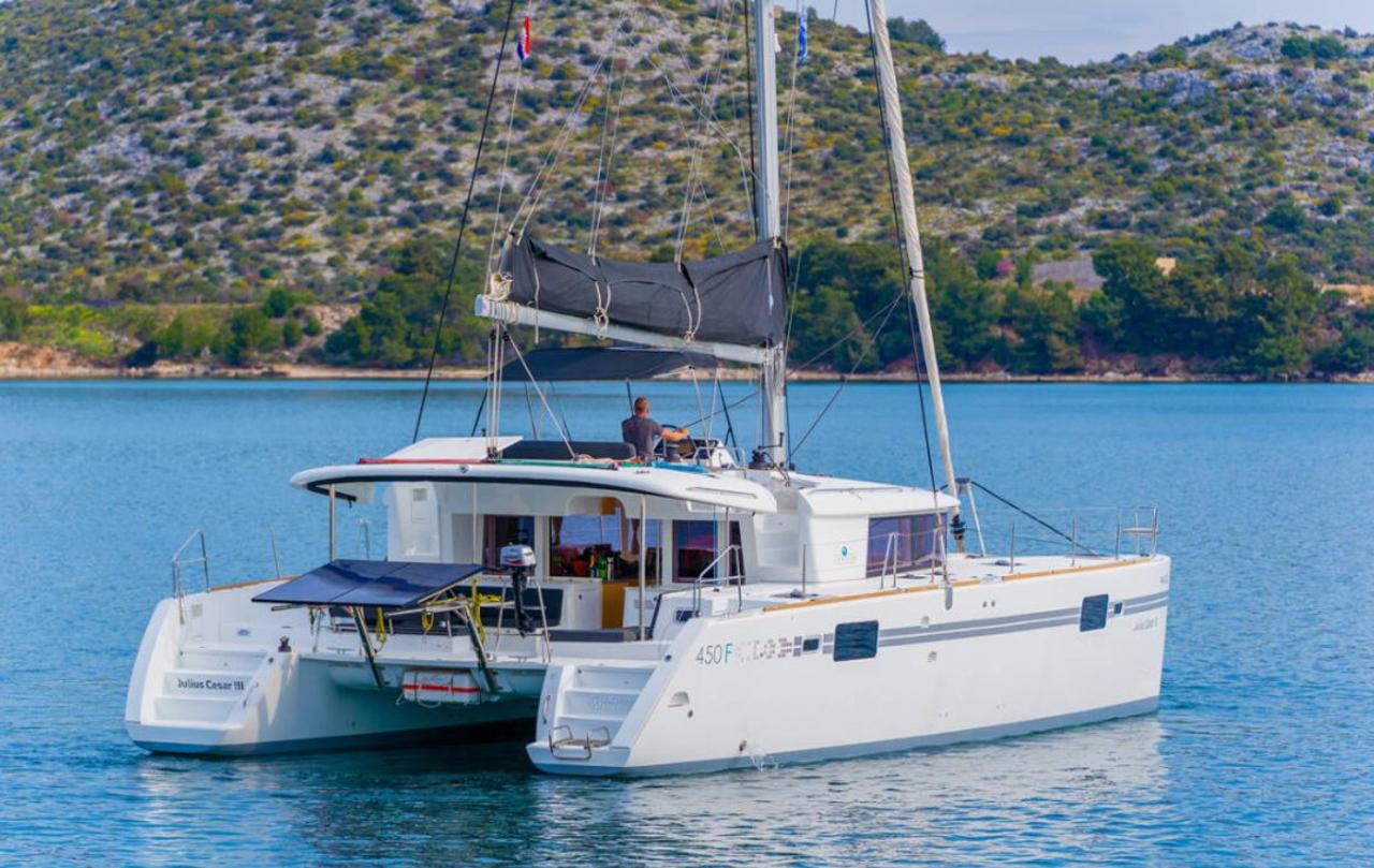 Charter Lagoon 450 F - 4 + 2 cab. "Julius Cesar III" in Rogoznica | Nautilus - Slika 3