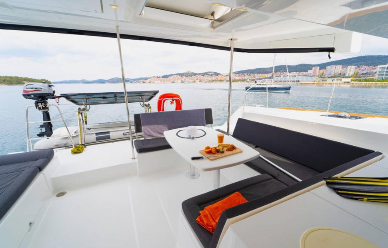 Charter Lagoon 450 F - 4 + 2 cab. "Julius Cesar III" in Rogoznica | Nautilus - Slika 4