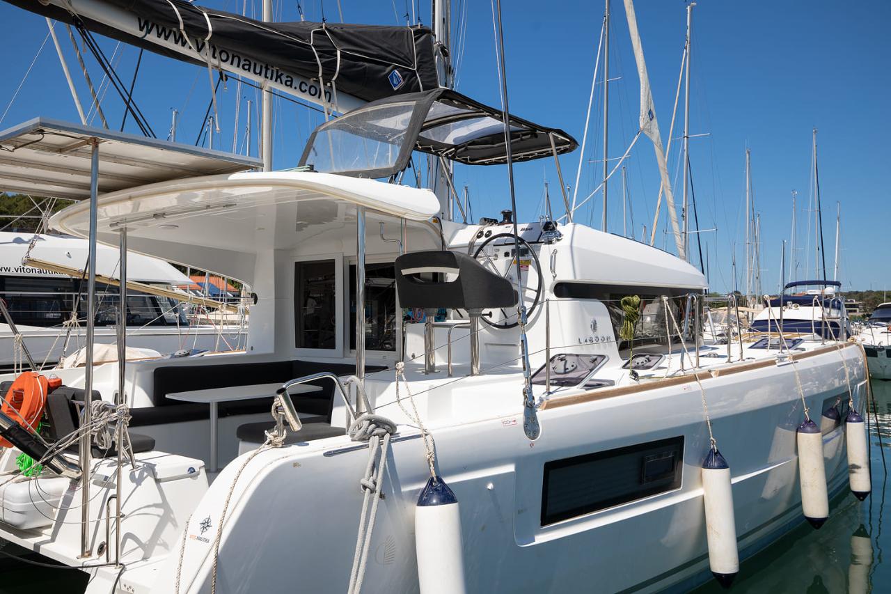 Najam Lagoon 40 - 3 + 2 cab "Yolo" u destinaciji Medulin | Nautilus - Slika 4