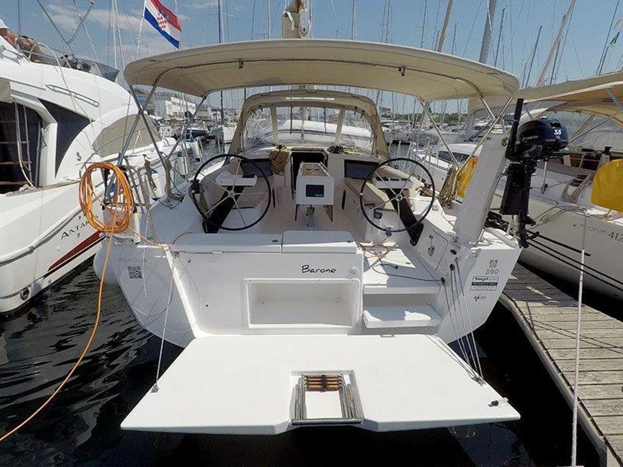 Najam Dufour 390 GL "Barone" u destinaciji Šibenik | Nautilus - Slika 4