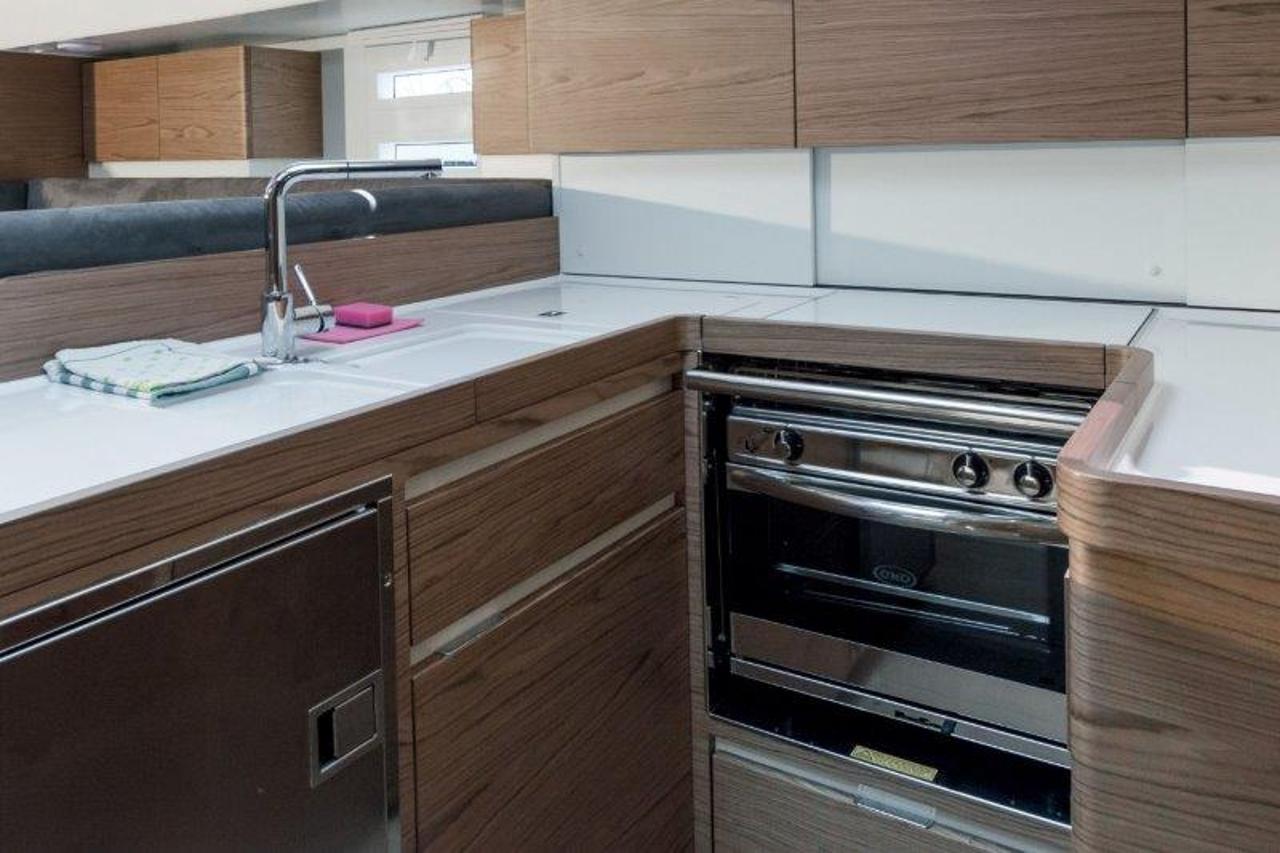 Najam Elan Impression 50 - 5 + 1 cab. "Bingo" u destinaciji Seget Donji | Nautilus - Slika 4