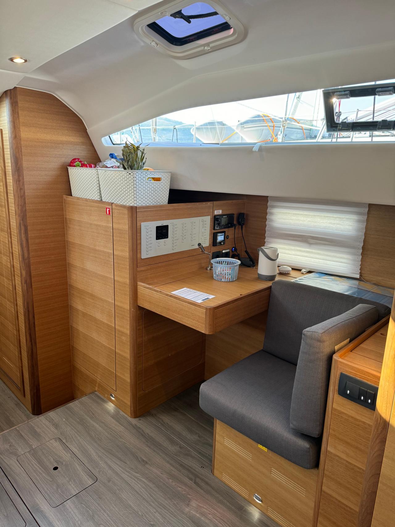 Charter Elan Impression 50.1 - 5 + 1 cab. "Epetion" in Trogir | Nautilus - Slika 4