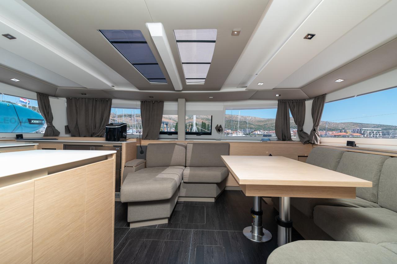 Najam Fountaine Pajot Aura 51 "Odysseus" u destinaciji Seget Donji | Nautilus - Slika 3
