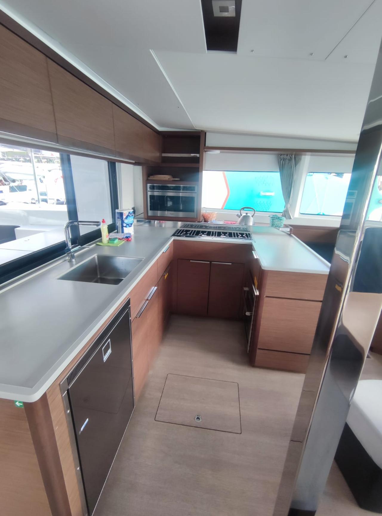Charter Lagoon 46 - 4 + 2 cab. "Coolway" in Trogir | Nautilus - Slika 4