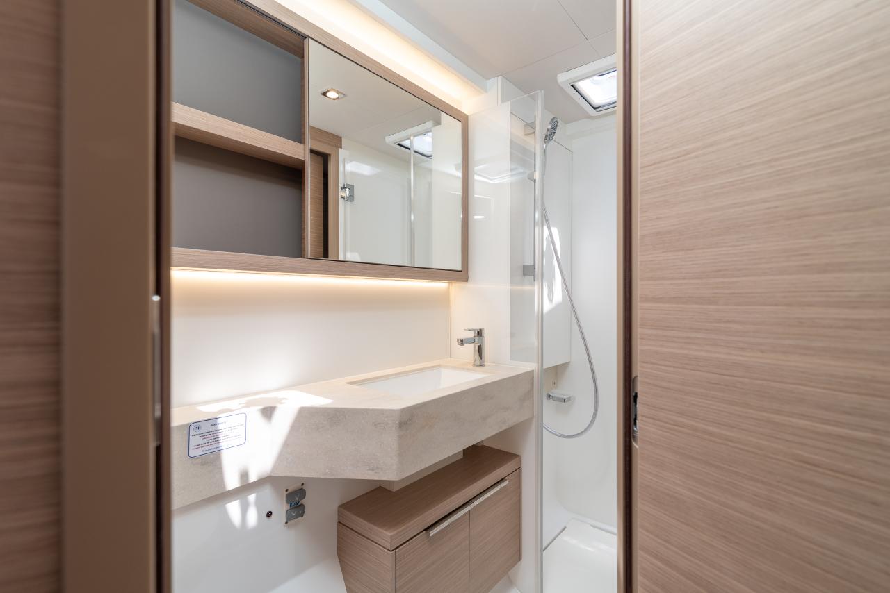 Charter Lagoon 51 - 6 + 2 cab. "Moonshadow" in Trogir | Nautilus - Slika 3