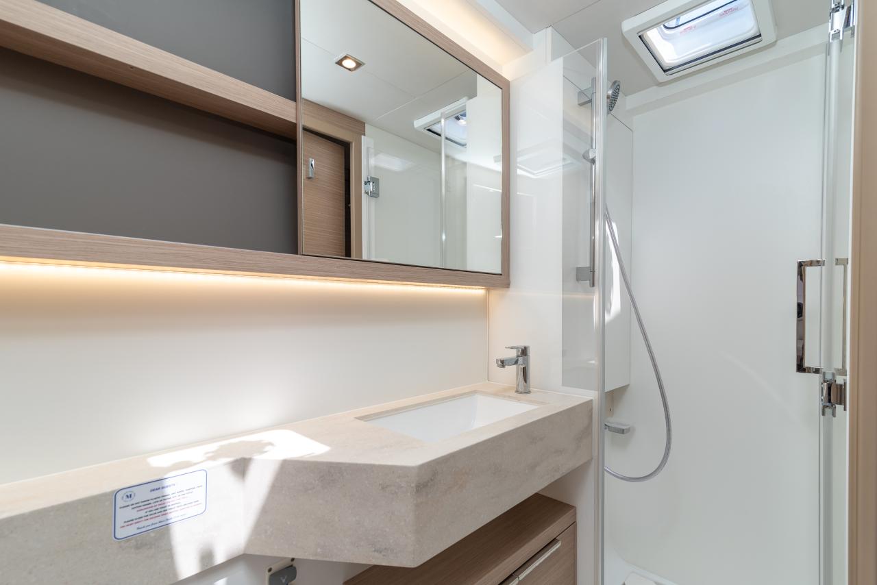 Charter Lagoon 51 - 6 + 2 cab. "Moonshadow" in Trogir | Nautilus - Slika 4